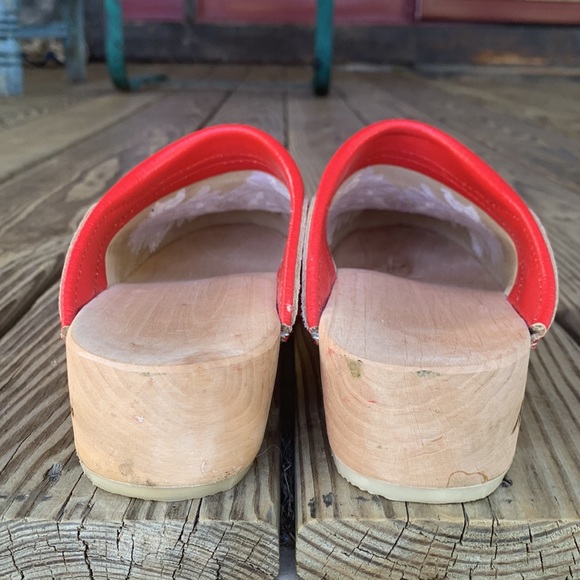 NEW Genuine red leather/white embroidered clogs handmade by artist in Hungary 7 - Picture 6 of 9